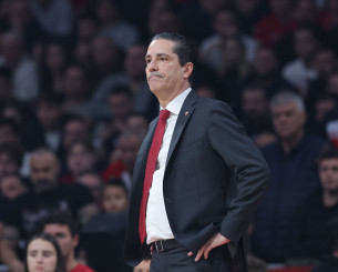 Βάζουν το χέρι στην τσέπη Παρτίζαν και Ερυθρός Αστέρας Βάζουν το χέρι στην τσέπη Παρτίζαν και Ερυθρός Αστέρας