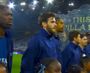 Απίθανη γκάφα, έπαιξαν τον ύμνο του Europa League στο Βίλα Παρκ - Γελούσαν οι παίκτες (video) Απίθανη γκάφα, έπαιξαν τον ύμνο του Europa League στο Βίλα Παρκ - Γελούσαν οι παίκτες (video)