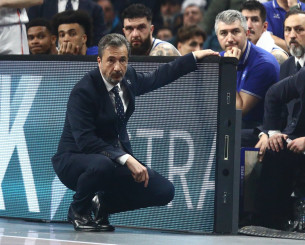 Κίνηση... τακτικής: Ο Μπάνκι το ξανάκανε και πριν από αγώνα κόντρα στον Ολυμπιακό Κίνηση... τακτικής: Ο Μπάνκι το ξανάκανε και πριν από αγώνα κόντρα στον Ολυμπιακό