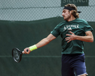 Τσιτσιπάς: «Δεν έχω αυτοπεποίθηση στο forehand μου, νιώθω χαμένος» Τσιτσιπάς: «Δεν έχω αυτοπεποίθηση στο forehand μου, νιώθω χαμένος»