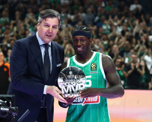 Λατρεία στο ΟΑΚΑ: MVP δια χειρός Ντέγιαν Μποντιρόγκα ο Κέντρικ Ναν (video) Λατρεία στο ΟΑΚΑ: MVP δια χειρός Ντέγιαν Μποντιρόγκα ο Κέντρικ Ναν (video)