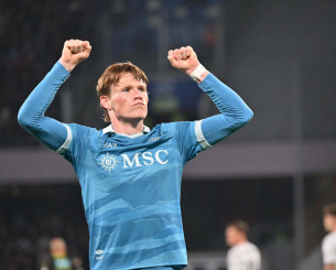 Πήγε για το «μπαμ» με ΜακΤόμινεϊ η Αλ Χιλάλ - Δεν σκοπεύει να τον πουλήσει η Νάπολι