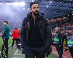 Για αυτόν τον ποδοσφαιριστή δίνει 135 εκατ. ευρώ η Μάντσεστερ Γιουνάιτεντ Για αυτόν τον ποδοσφαιριστή δίνει 135 εκατ. ευρώ η Μάντσεστερ Γιουνάιτεντ