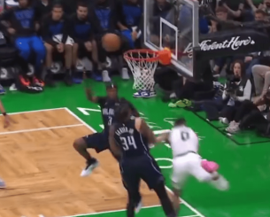 Η πτώση του Τέιτουμ που πάγωσε το «TD Garden» (video) Η πτώση του Τέιτουμ που πάγωσε το «TD Garden» (video)