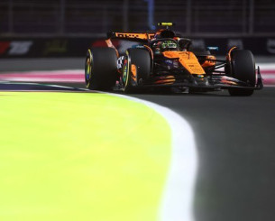 Η κόντρα της McLaren και της Red Bull συνεχίζεται εκτός πίστας Η κόντρα της McLaren και της Red Bull συνεχίζεται εκτός πίστας