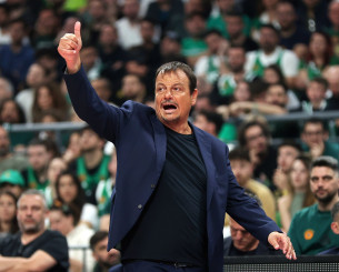 Αταμάν: «Πάμε να κερδίσουμε το τρίτο παιχνίδι, δεν περιμένουμε βοήθεια από κανέναν» Αταμάν: «Πάμε να κερδίσουμε το τρίτο παιχνίδι, δεν περιμένουμε βοήθεια από κανέναν»