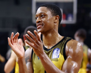 Ο Σι Τζέι Μπράις στο Athletiko: «O στόχος ήταν το Final 4, αλλά ακόμα δεν τελειώσαμε...» Ο Σι Τζέι Μπράις στο Athletiko: «O στόχος ήταν το Final 4, αλλά ακόμα δεν τελειώσαμε...»