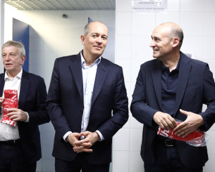 Έτσι έζησαν οι Αγγελόπουλοι την πρόκριση του Ολυμπιακού στο Final 4 (video) Έτσι έζησαν οι Αγγελόπουλοι την πρόκριση του Ολυμπιακού στο Final 4 (video)