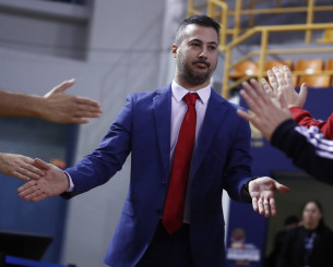 Τέλος ο Νίκλας από τον Ολυμπιακό λίγες μέρες μετά την κατάκτηση του πρωταθλήματος Τέλος ο Νίκλας από τον Ολυμπιακό λίγες μέρες μετά την κατάκτηση του πρωταθλήματος