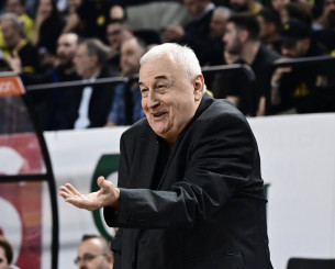 Σάκοτα: «Δεν έχω ξανά δει ποτέ στη ζωή μου τους κανονισμούς που βλέπω στην Ελλάδα» Σάκοτα: «Δεν έχω ξανά δει ποτέ στη ζωή μου τους κανονισμούς που βλέπω στην Ελλάδα»