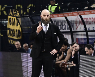 Kαντσελιέρι: «Κανείς δεν πίστευε ότι ο ΠΑΟΚ θα κάνει μεγάλα πράγματα, εμείς πιστεύαμε» (video) Kαντσελιέρι: «Κανείς δεν πίστευε ότι ο ΠΑΟΚ θα κάνει μεγάλα πράγματα, εμείς πιστεύαμε» (video)