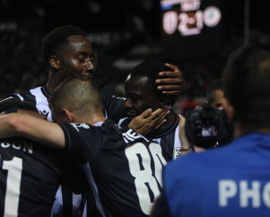 «Πόλεμος» για τη 2η θέση - Η βαθμολογία των playoffs της Super League «Πόλεμος» για τη 2η θέση - Η βαθμολογία των playoffs της Super League