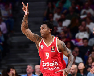 Το εντυπωσιακό κάρφωμα του Σέιμπεν Λι στην δεύτερη περίοδο του Ρεάλ - Ολυμπιακός (video)