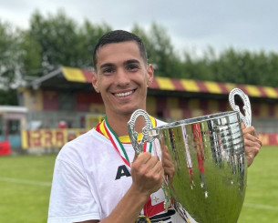 Ποιος είναι ο Έλληνας στράικερ που πήρε πρωτάθλημα στην Ιταλία Ποιος είναι ο Έλληνας στράικερ που πήρε πρωτάθλημα στην Ιταλία