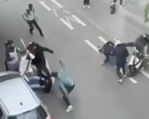 Σοκαριστικό βίντεο: Οπαδός της Άντερλεχτ πατάει με μηχανάκι πεσμένο φίλο της Μπριζ Σοκαριστικό βίντεο: Οπαδός της Άντερλεχτ πατάει με μηχανάκι πεσμένο φίλο της Μπριζ