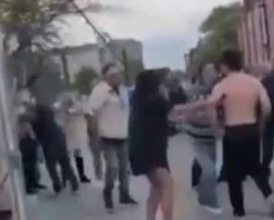 Μυθικό ξύλο στη μέση του δρόμου με πρωταγωνιστή τον αρχηγό της Χαλ (video) Μυθικό ξύλο στη μέση του δρόμου με πρωταγωνιστή τον αρχηγό της Χαλ (video)