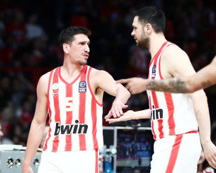 Ο κομβικός Λαρεντζάκης στο πρώτο ημίχρονο του παιχνιδιού με την ΑΕΚ (video) Ο κομβικός Λαρεντζάκης στο πρώτο ημίχρονο του παιχνιδιού με την ΑΕΚ (video)