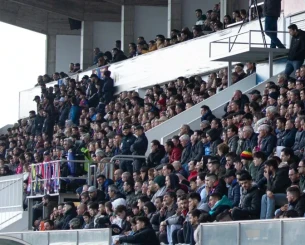 Ομάδα στην Πορτογαλία τιμωρήθηκε επειδή οπαδοί σήκωσαν φουσκωτή κούκλα σεξ Ομάδα στην Πορτογαλία τιμωρήθηκε επειδή οπαδοί σήκωσαν φουσκωτή κούκλα σεξ