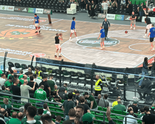 Ο Παναθηναϊκός τοποθέτησε προστατευτικό γυαλί πίσω από τον πάγκο της Εφές (video)