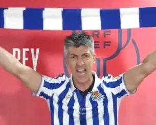 Οταν ο Αλγκουαθίλ είχε «τρελαθεί» στη συνέντευξη Τύπου και φώναζε συνθήματα (video) Οταν ο Αλγκουαθίλ είχε «τρελαθεί» στη συνέντευξη Τύπου και φώναζε συνθήματα (video)