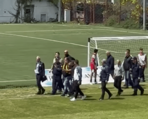 Στο γήπεδο της Αγυιάς ο Μάριος Ηλιόπουλος (video) Στο γήπεδο της Αγυιάς ο Μάριος Ηλιόπουλος (video)