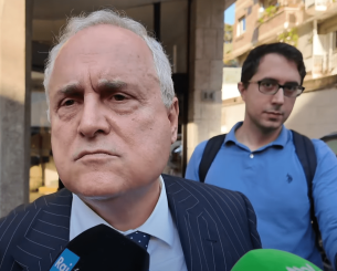 Χαμός στη Λάτσιο με τον Λοτίτο, διέρρευσε συνομιλία με οπαδό - «Οι παίκτες είναι μ***» Χαμός στη Λάτσιο με τον Λοτίτο, διέρρευσε συνομιλία με οπαδό - «Οι παίκτες είναι μ***»