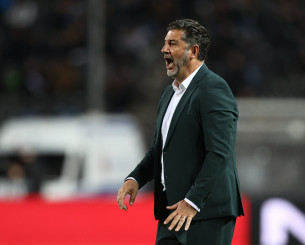 Βιτόρια στους παίκτες: «Να μην ξαναδώ τέτοια νοοτροπία και να νικήσουμε στους δύο τελικούς»