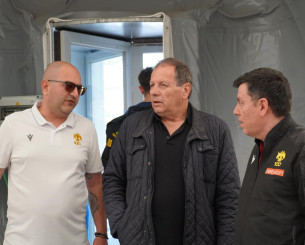 Δίπλα στην Ακαδημία της ΑΕΚ ο Μάκης Αγγελόπουλος, είδε το τουρνουά «Ευάγγελος Δερμανούτσος» Δίπλα στην Ακαδημία της ΑΕΚ ο Μάκης Αγγελόπουλος, είδε το τουρνουά «Ευάγγελος Δερμανούτσος»