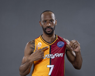 Ο Ουίλ Κάμινγκς στο Athletiko: «Δεν ψάχνω επιπλέον κίνητρο, ο Άρης με σύστησε στην Ευρώπη»