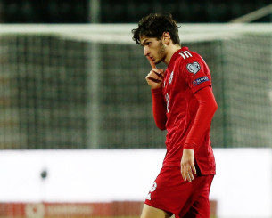 Όταν η Άρσεναλ έφτασε μια... ανάσα από τον Κβαρατσκελία αλλά τον απέρριψε! Όταν η Άρσεναλ έφτασε μια... ανάσα από τον Κβαρατσκελία αλλά τον απέρριψε!