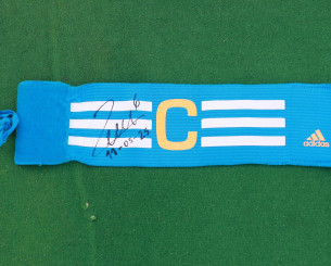 Με υπογραφή Ζέκα το περιβραχιόνιο που φοράει ο Ίνγκασον