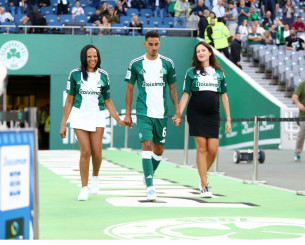 Ποιες είναι οι κυρίες που συνόδευσαν τον Ζέκα στο τελευταίο του παιχνίδι