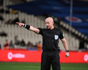 Ποιος είναι ο Σίμον Μαρτσίνιακ - Ο διαιτητής των λαθών και των μεγάλων τελικών