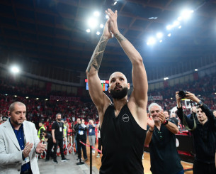 Η καθημερινότητα στην Αθήνα μέσα από... τα μάτια του Εβάν Φουρνιέ Η καθημερινότητα στην Αθήνα μέσα από... τα μάτια του Εβάν Φουρνιέ