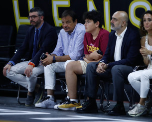 Υβριστικά συνθήματα στην Sunel Arena κατά του Εργκίν Αταμάν Υβριστικά συνθήματα στην Sunel Arena κατά του Εργκίν Αταμάν