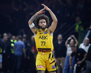 «Άμυνα από ατσάλι» και η ολική ανατροπή της ΑΕΚ στο τρίτο δεκάλεπτο (video) «Άμυνα από ατσάλι» και η ολική ανατροπή της ΑΕΚ στο τρίτο δεκάλεπτο (video)