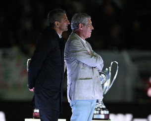 Λουτσέσκου και Σάντος βράβευσαν τον Αντρέ Βιεϊρίνια (pics)