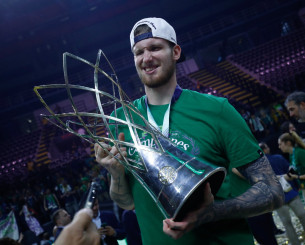 Μπαλτσερόφσκι και τίτλοι πάνε μαζί: Έξι κατακτήσεις μέσα σε έναν χρόνο για τον Πολωνό