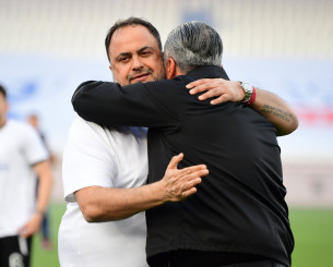 Μαρινάκης και Μπούσης αγκαλιά στο ΟΑΚΑ, πριν τον τελικό (video)