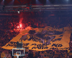 Εκπληκτική ατμόσφαιρα στη Sunel Arena - To εντυπωσιακό κορεό των φίλων της AEK (video) Εκπληκτική ατμόσφαιρα στη Sunel Arena - To εντυπωσιακό κορεό των φίλων της AEK (video)