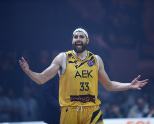 Γκόλντεν: «Αυτή ήταν η καλύτερη ατμόσφαιρα που έχω ζήσει - Η ήττα μας πονάει» Γκόλντεν: «Αυτή ήταν η καλύτερη ατμόσφαιρα που έχω ζήσει - Η ήττα μας πονάει»