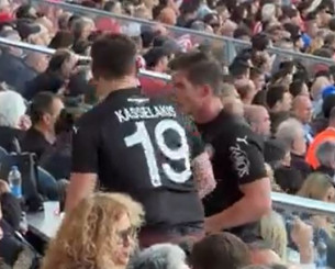 Ο Κασσελάκης στον τελικό του ΟΑΚΑ με φανέλα του ΟΦΗ (video)