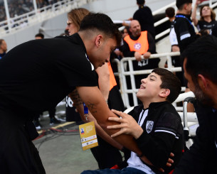 Ο μικρός Γιαννάκης στο ΟΑΚΑ για τον τελικό Κυπέλλου