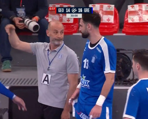 Η Ελλάδα σκόραρε από το ένα τέρμα στο άλλο, αλλά το γκολ ακυρώθηκε για τον πιο απίθανο λόγο (video)