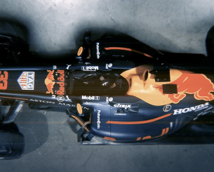 Έτσι συναρμολογείται το μονοθέσιο της Formula 1 που θα «πατήσει» Ελλάδα (video) Έτσι συναρμολογείται το μονοθέσιο της Formula 1 που θα «πατήσει» Ελλάδα (video)