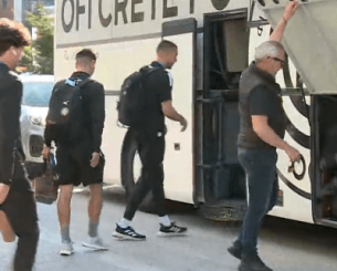 Η αναχώρηση της απόστολής του ΟΦΗ για το ΟΑΚΑ (video) Η αναχώρηση της απόστολής του ΟΦΗ για το ΟΑΚΑ (video)