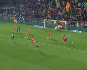 Βήμα παραμονής η Βενέτσια, 2-1 την Φιορεντίνα Βήμα παραμονής η Βενέτσια, 2-1 την Φιορεντίνα