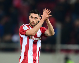 Ο Κώστας Καραπαπάς στο Back2Μπακ: «Βάζει γκολ ο Γιάρεμτσουκ και φεύγει να πανηγυρίσει ο Ελ Καμπί» (video) Ο Κώστας Καραπαπάς στο Back2Μπακ: «Βάζει γκολ ο Γιάρεμτσουκ και φεύγει να πανηγυρίσει ο Ελ Καμπί» (video)