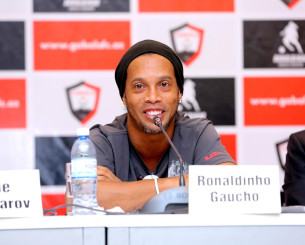 Ο Ροναλντίνιο θα είναι ο παρουσιαστής στην τελετή της Χρυσής Μπάλας