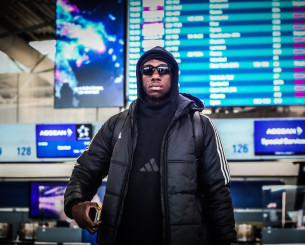 Ο λόγος που ο Κέντρικ Ναν κυκλοφορεί σχεδόν μονίμως με κουκούλα;